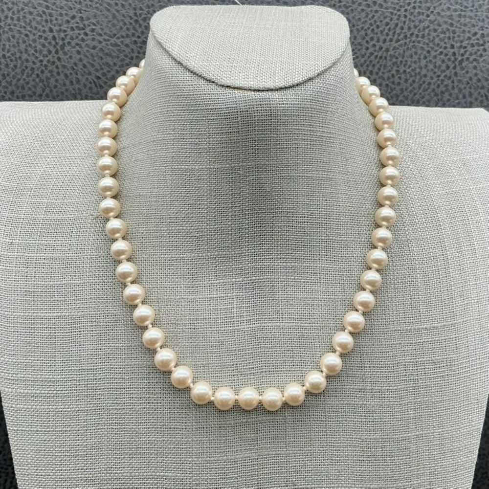 Vintage Marvella Necklace White Imitation Pearl Beaded Strand Womens 16 Inch